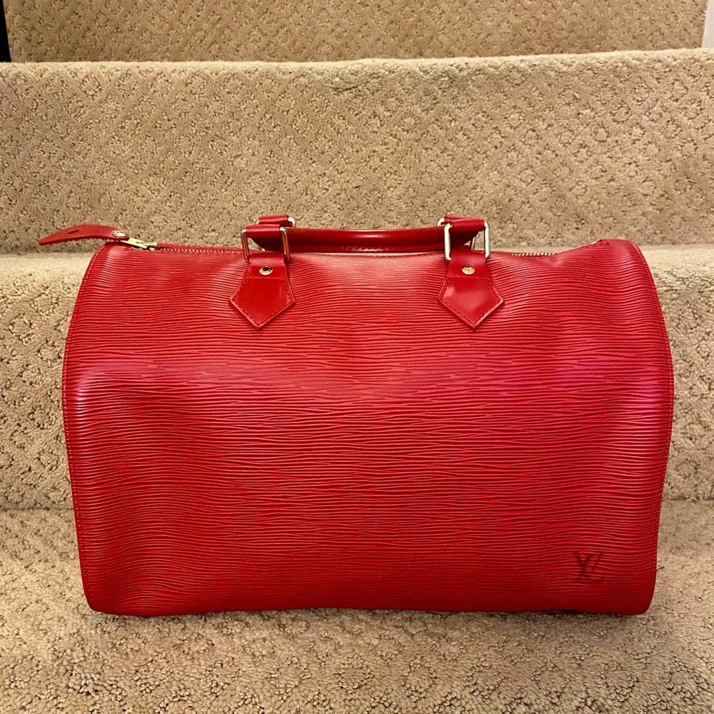 Authentic Louis Vuitton epi speedy 35
